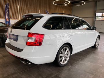 Skoda Octavia Combi RS *TEMPOMAT*NAVI*AHK*BI-XENON*