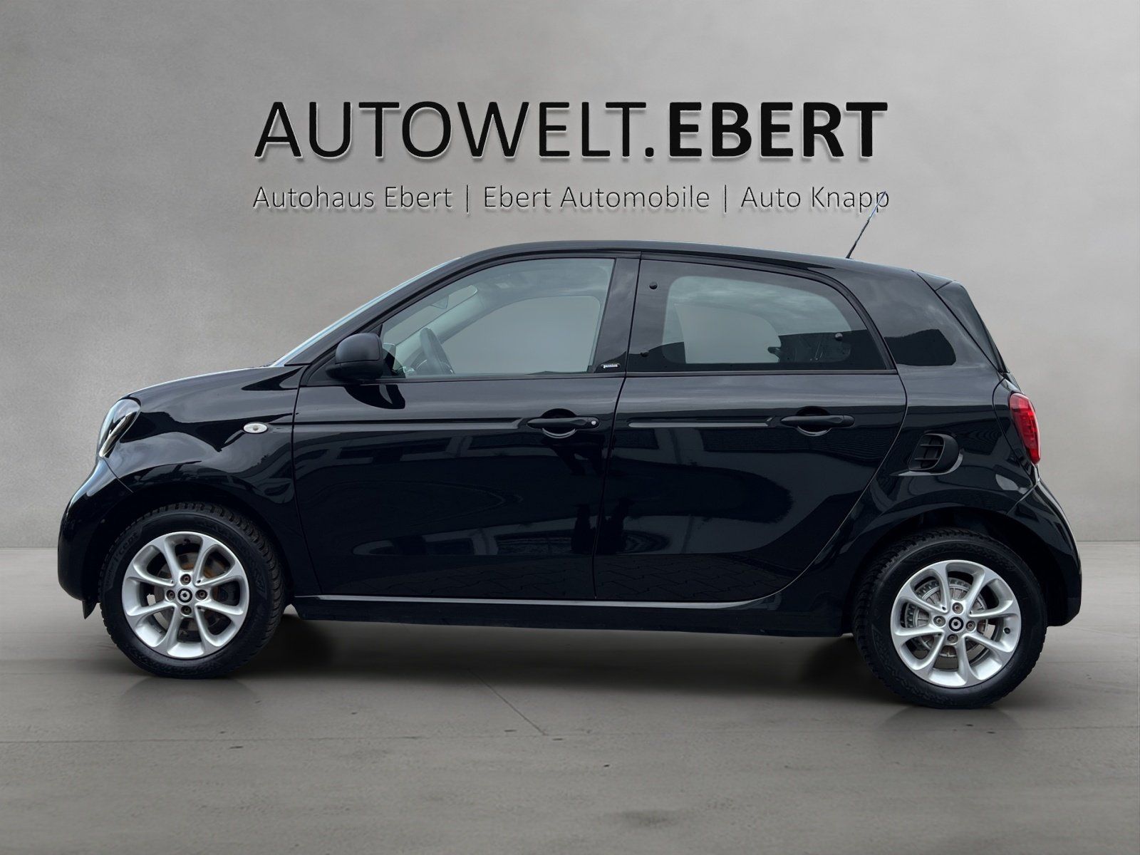 Fahrzeugabbildung Smart ForFour Passion PDC/TEMPOMAT/KLIMA/SHZ/NAVI/