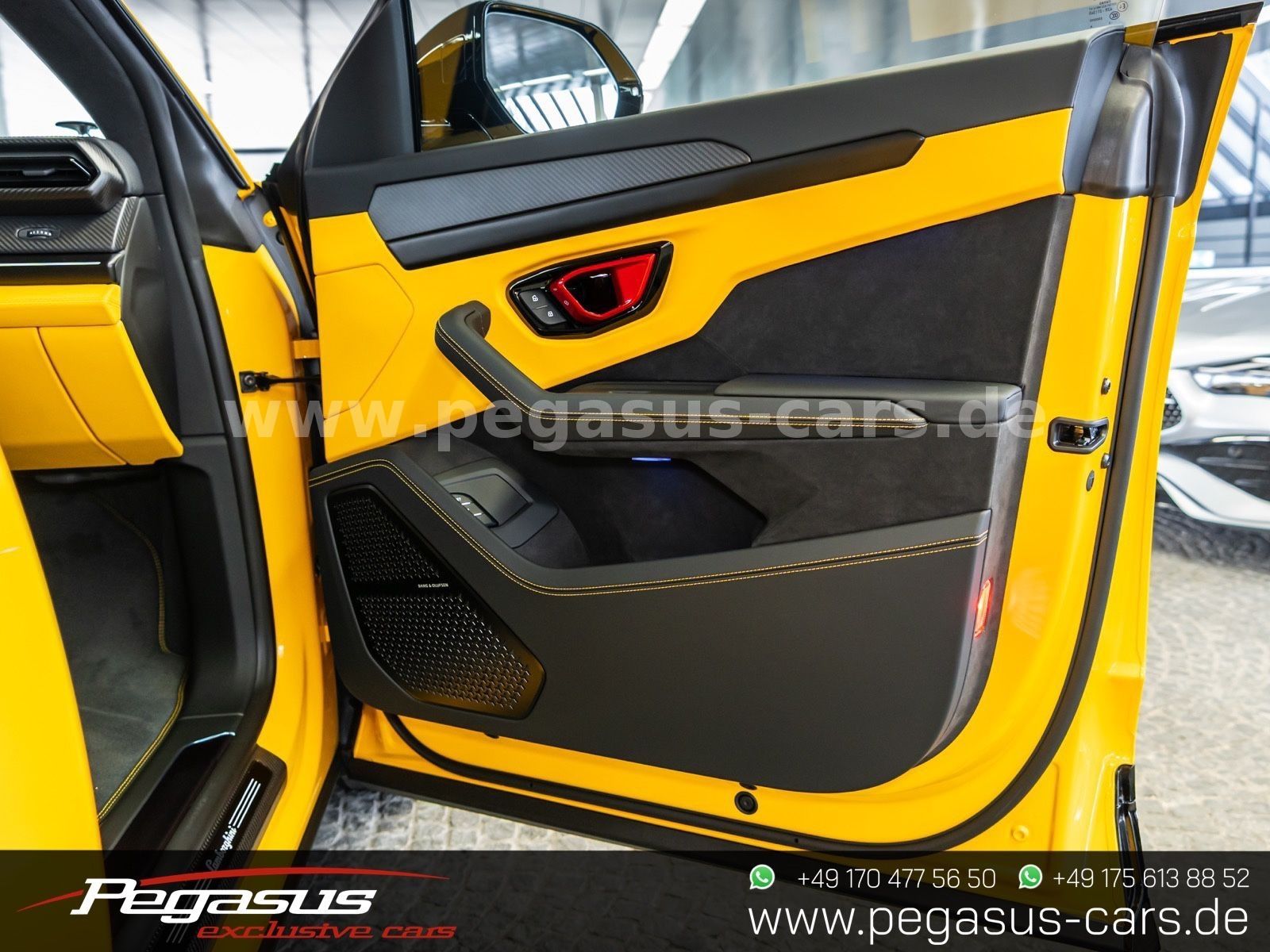 LAMBORGHINI Urus - 38