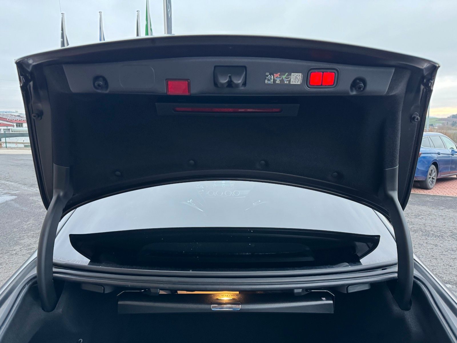 Fahrzeugabbildung Mercedes-Benz E 63 AMG S FinalEd+Pano+Burm+STH+Memory+HUD