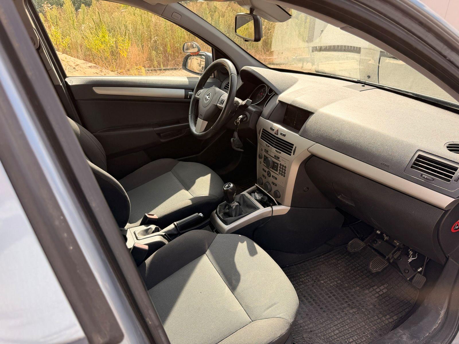 Opel Astra 2007 — photo 8