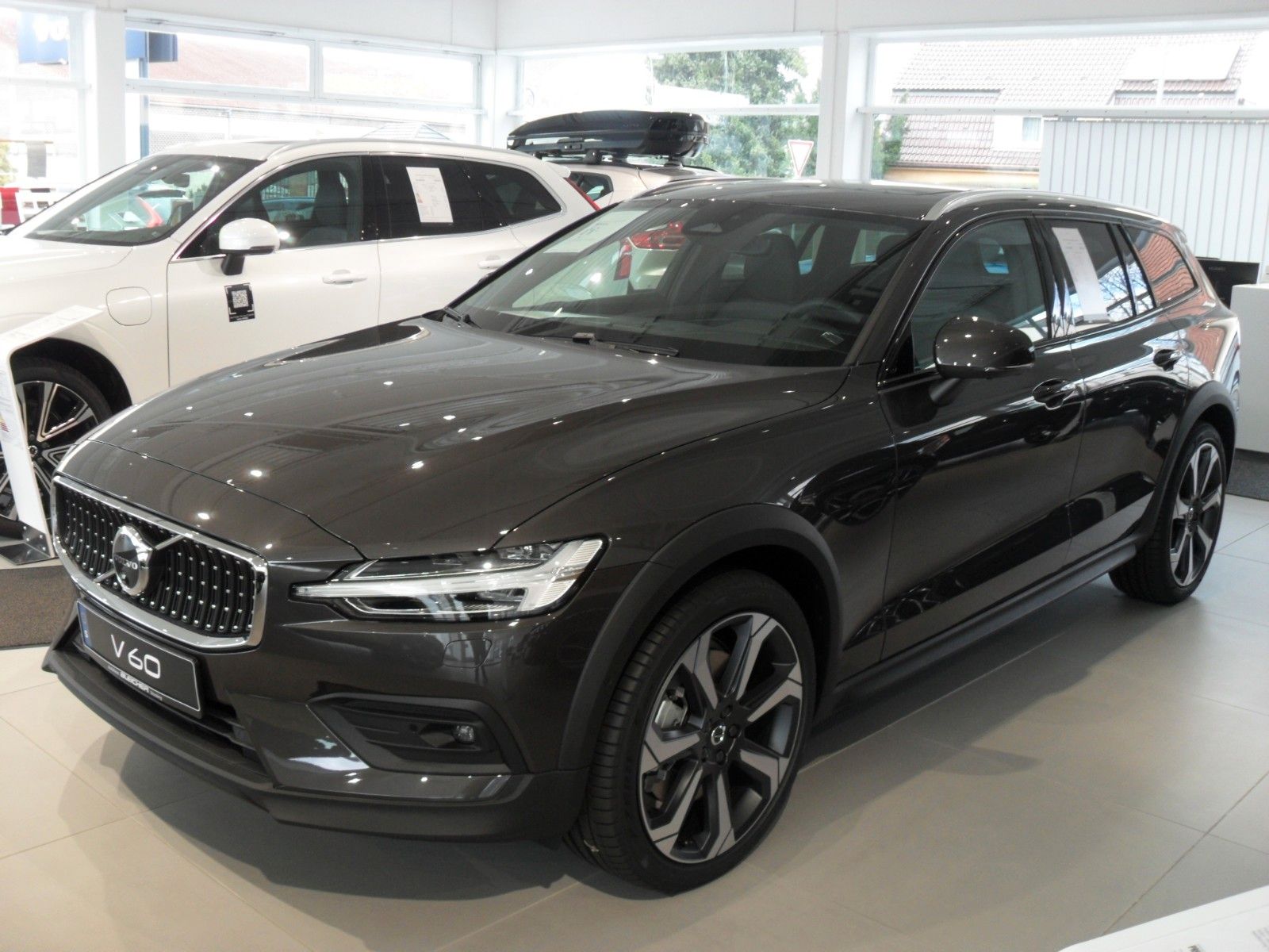 Fahrzeugabbildung Volvo V60 B5 Cross Country Plus AWD ++ Tageszulas.++