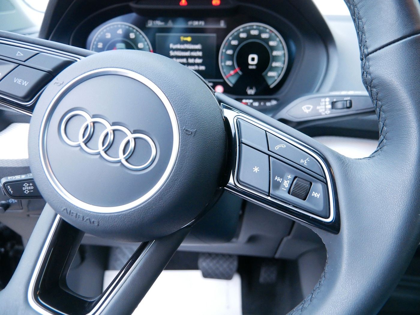 Fahrzeugabbildung Audi Q2 1.5 35 TFSI advanced AHK MATRIX DSG Kamera AC