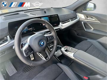 2025 BMW IX2 照片 9