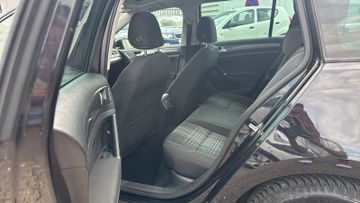 Volkswagen Golf - 11