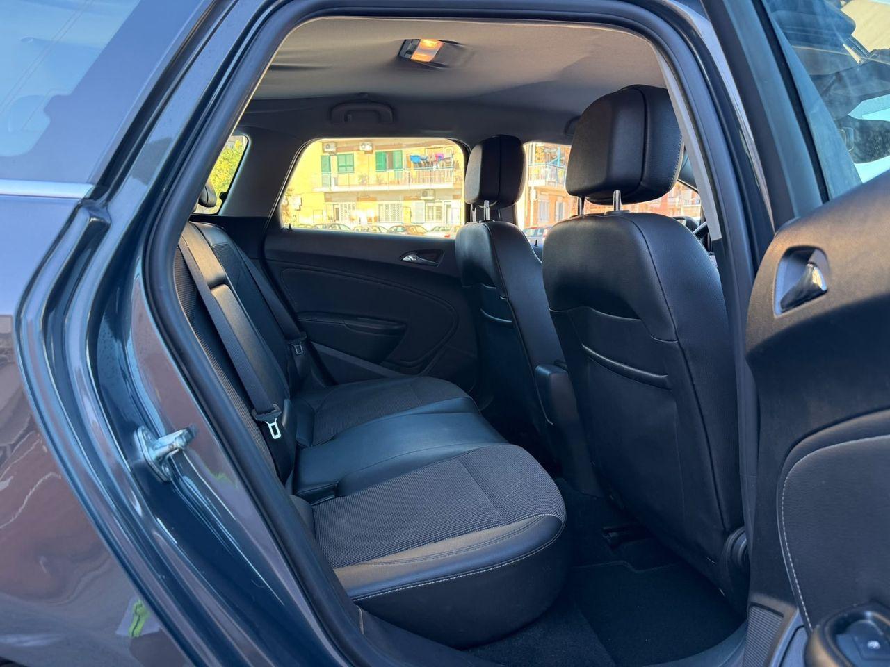 Opel Astra 2013 — photo 15