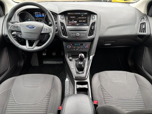 Ford Focus Turnier 1.5 Titanium NaviWinterpaket