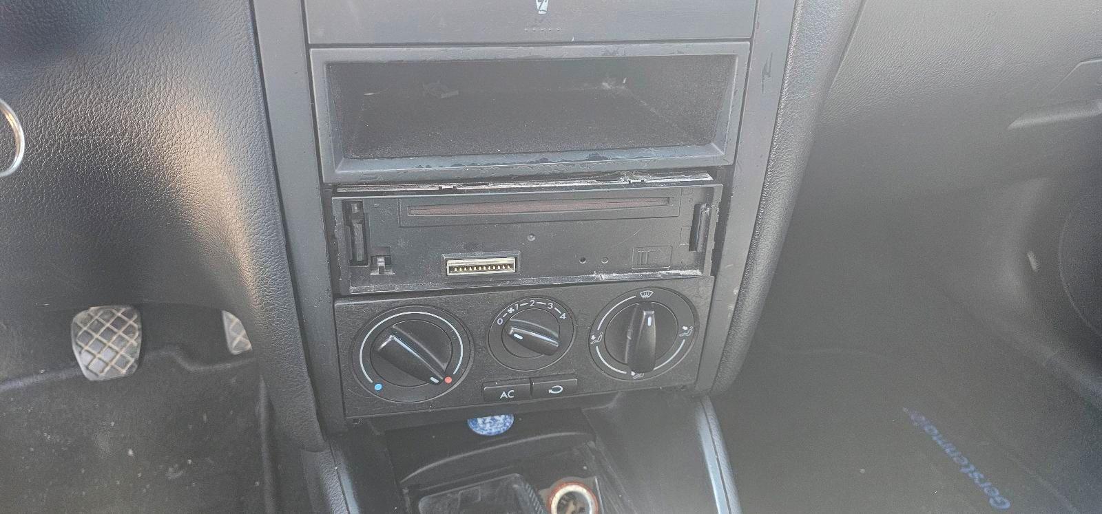Volkswagen Golf 2005 — photo 7