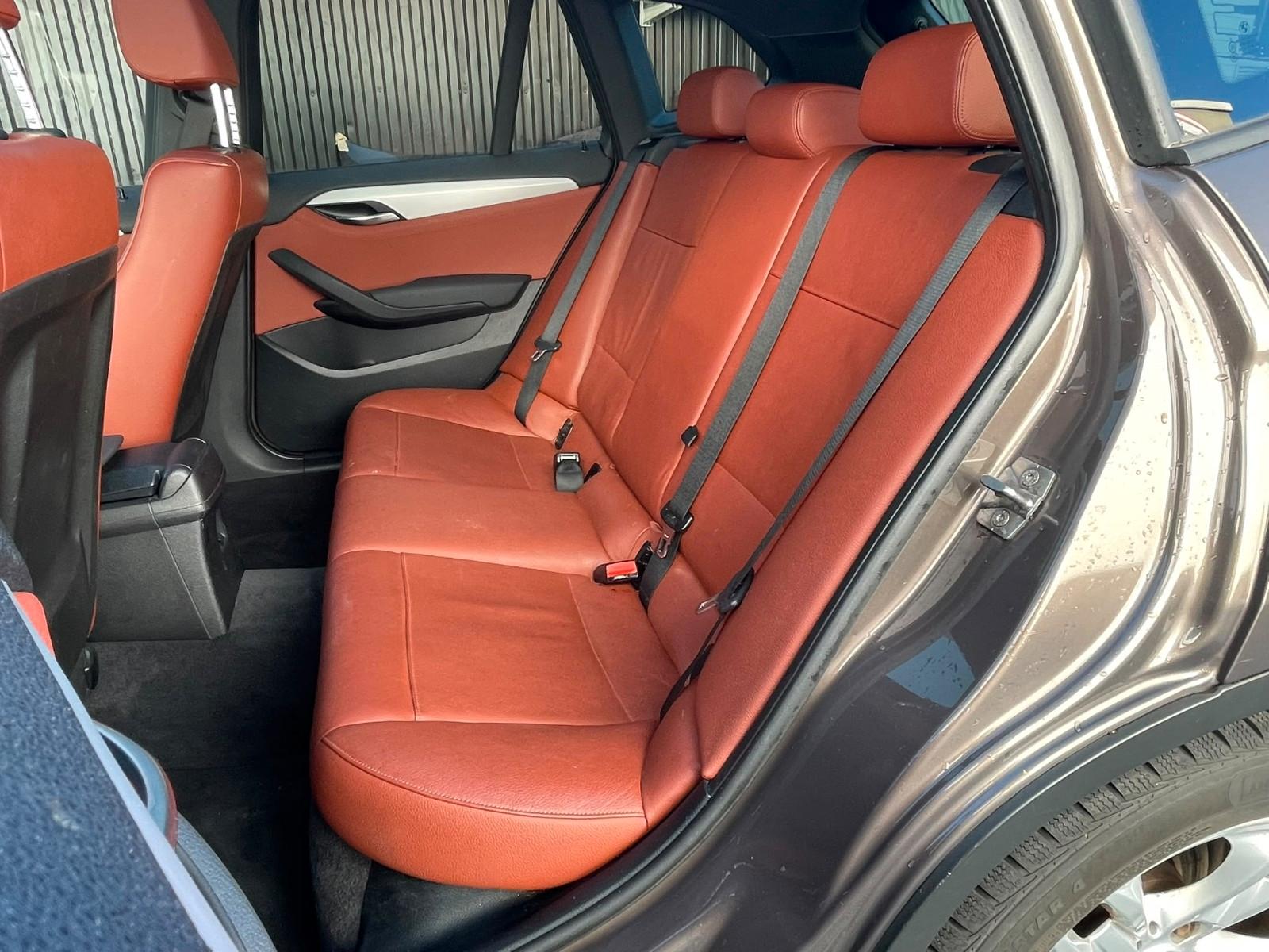 BMW X1 xDrive18d 143 ch xLine • 4x4 • Boîte auto • Toit pano • GPS • Radars AV/AR
