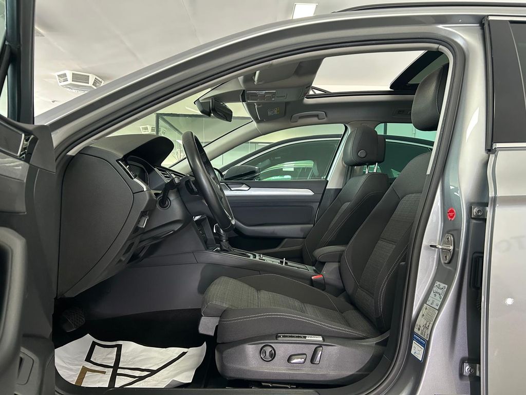 Volkswagen Passat Variant BUSINESS PANO*HUD*CAM*AHK*IQ.LIGH