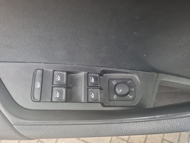 Fahrzeugabbildung SKODA Karoq 1.5 TSI DSG Sportline NAVI ACC AHK CLIMA