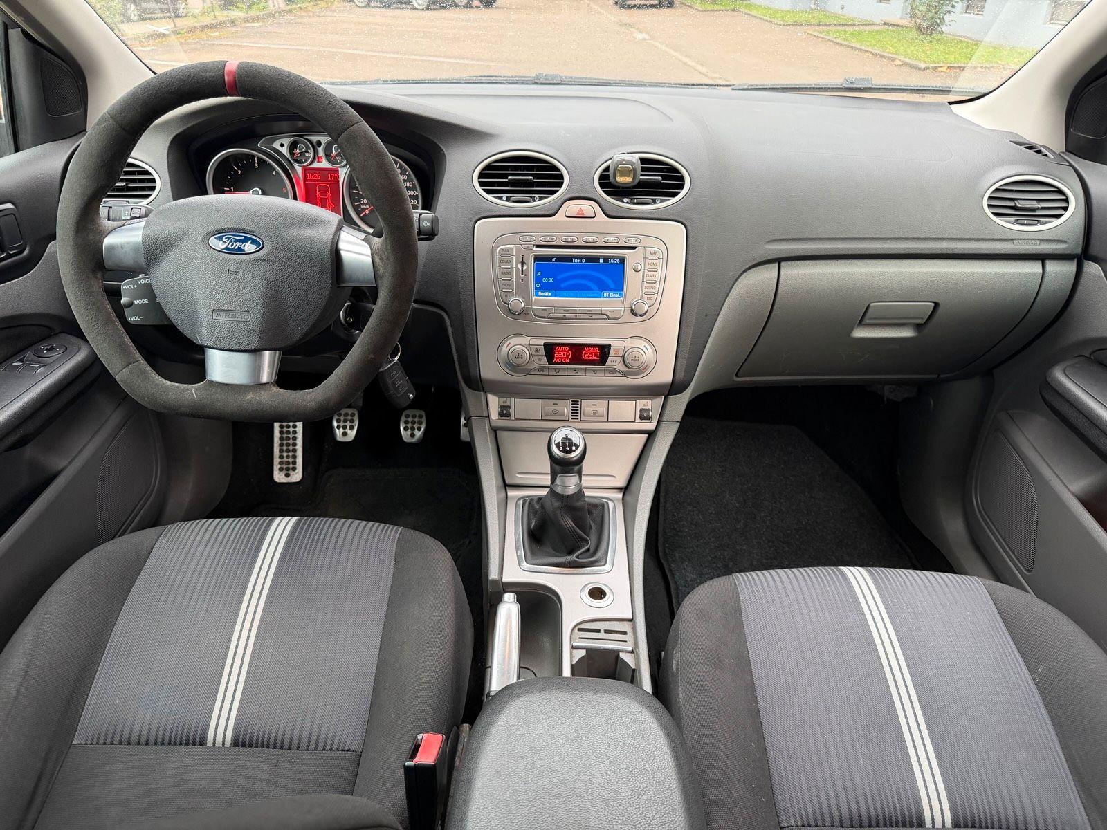 Ford Focus 2011 — photo 6