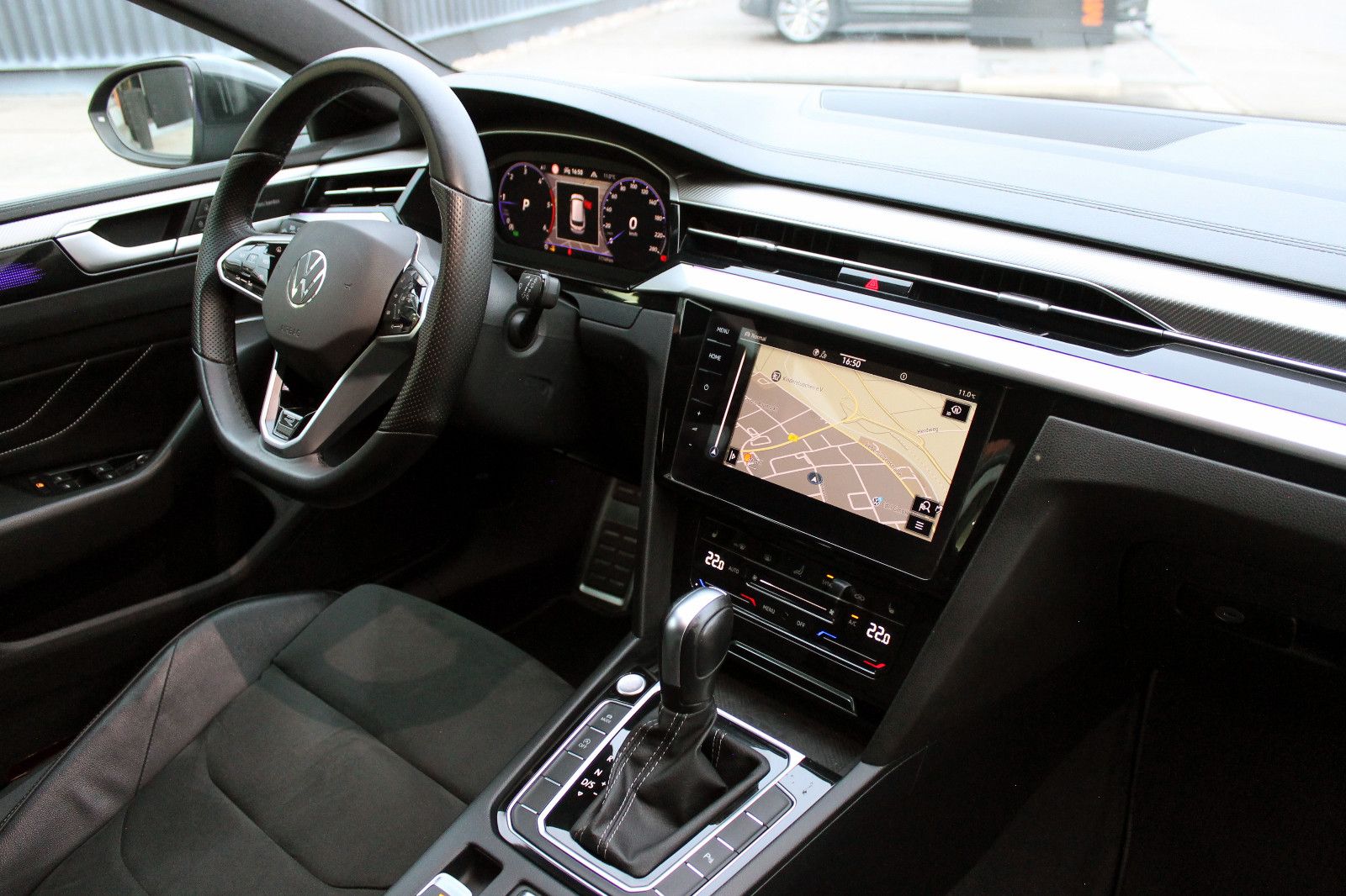 Fahrzeugabbildung Volkswagen Arteon SB 2.0TDI DSG R-Line 4M ACC KAM H&K AHK