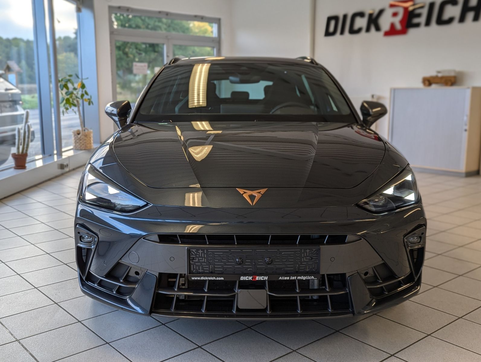 CUPRA Leon 1.5 eTSI Sennh Matrix Pano Edge/Dynamic AHK - Image 2