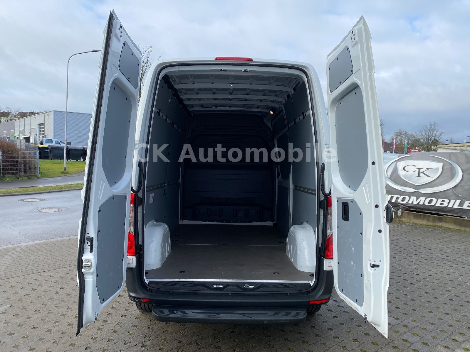 Fahrzeugabbildung Mercedes-Benz Sprinter III Kasten 214 CDI FWD L2H2/Klimaanlage