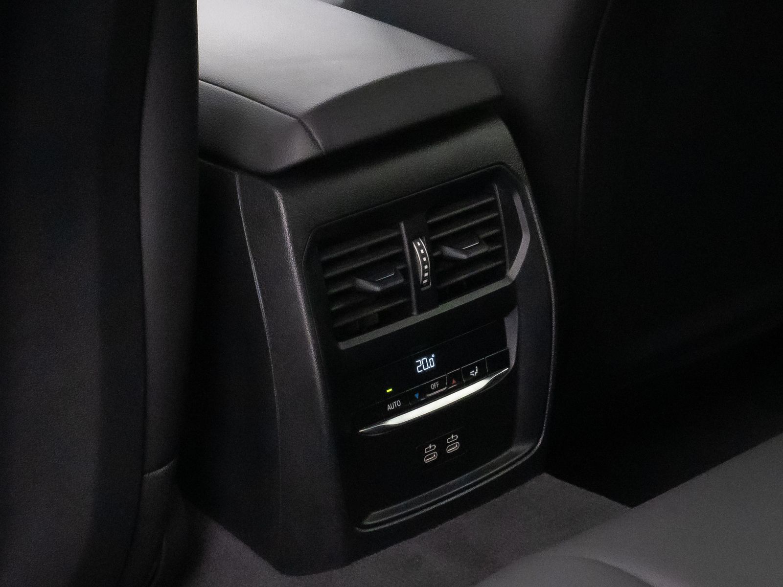 Fahrzeugabbildung BMW 318i M Sport Kamera HUD DAB HiFi Fernlichtassist