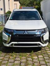 Mitsubishi Outlander 2.4 MIVEC PLUG-IN HYBRID 4WD Top Top - Mitsubishi Outlander in München