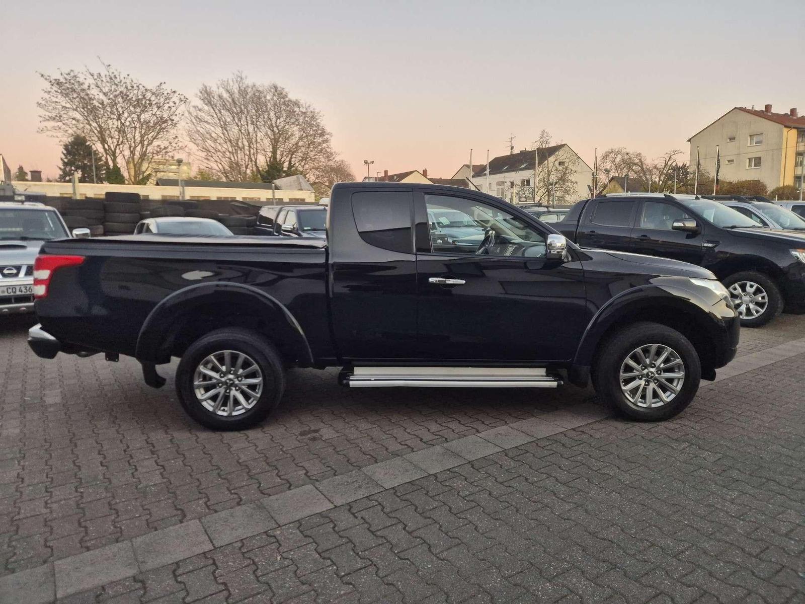 Mitsubishi L200 Plus Club Cab 4WD *AHK 3.0 To. / Top Optik*