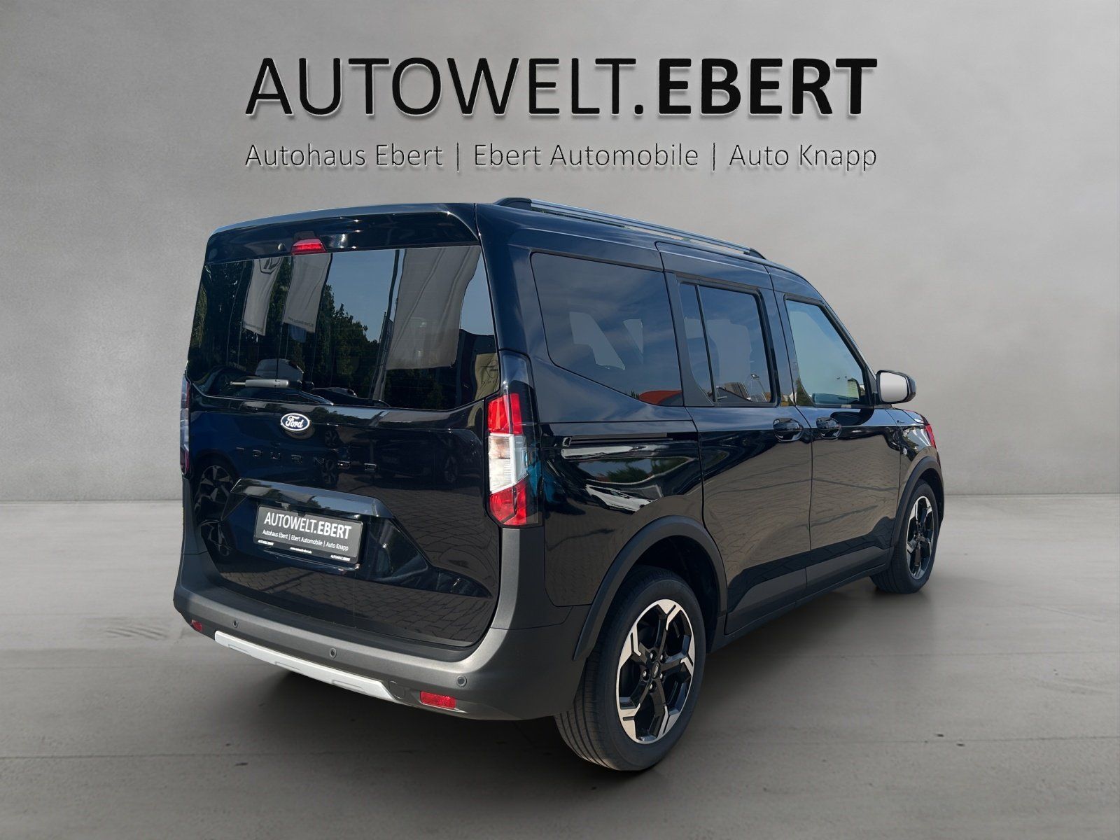 Fahrzeugabbildung Ford Tourneo Courier Active 5 Jahre Garantie