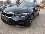 BMW 318 i M Sport - blaue BMW 318