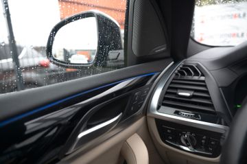 Fahrzeugabbildung BMW X3 M40 HUD|PANO|SHZ|SLÜ|H/K|AMBIENTE|GESTIK