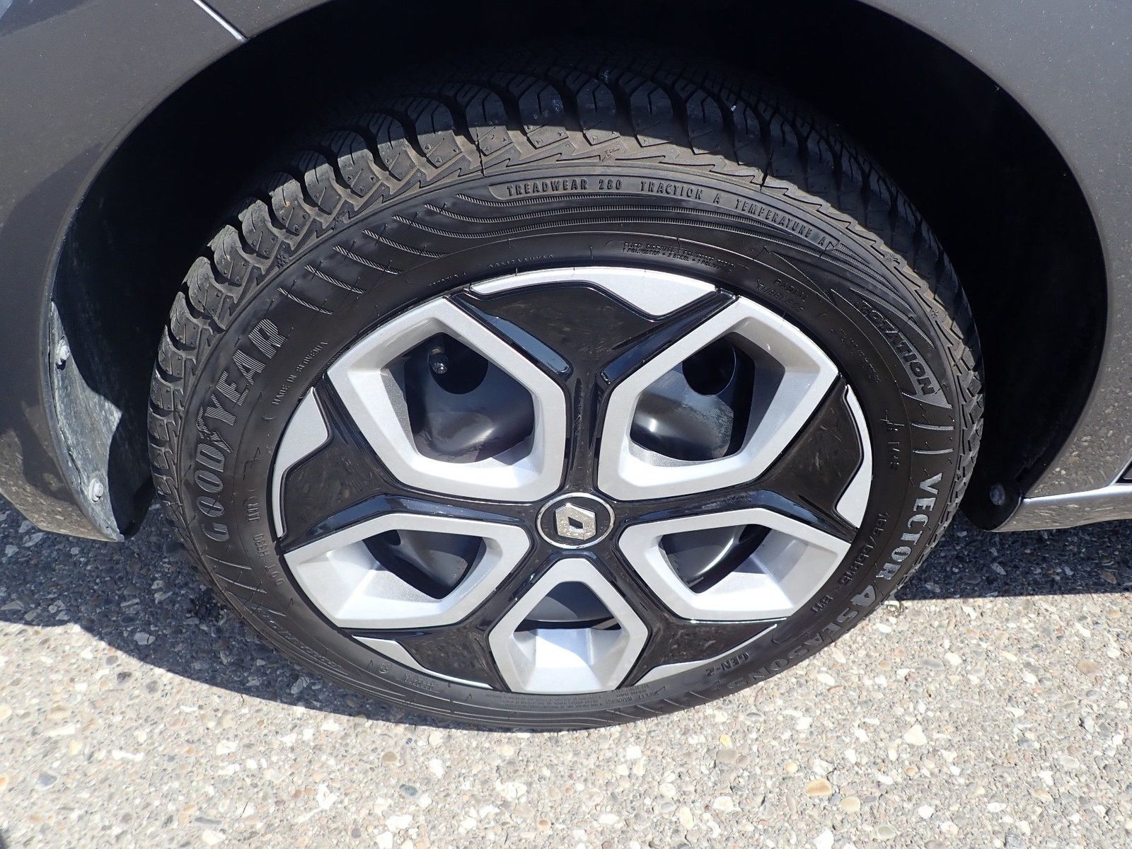 Fahrzeugabbildung Renault Twingo Equilibre SCe 65