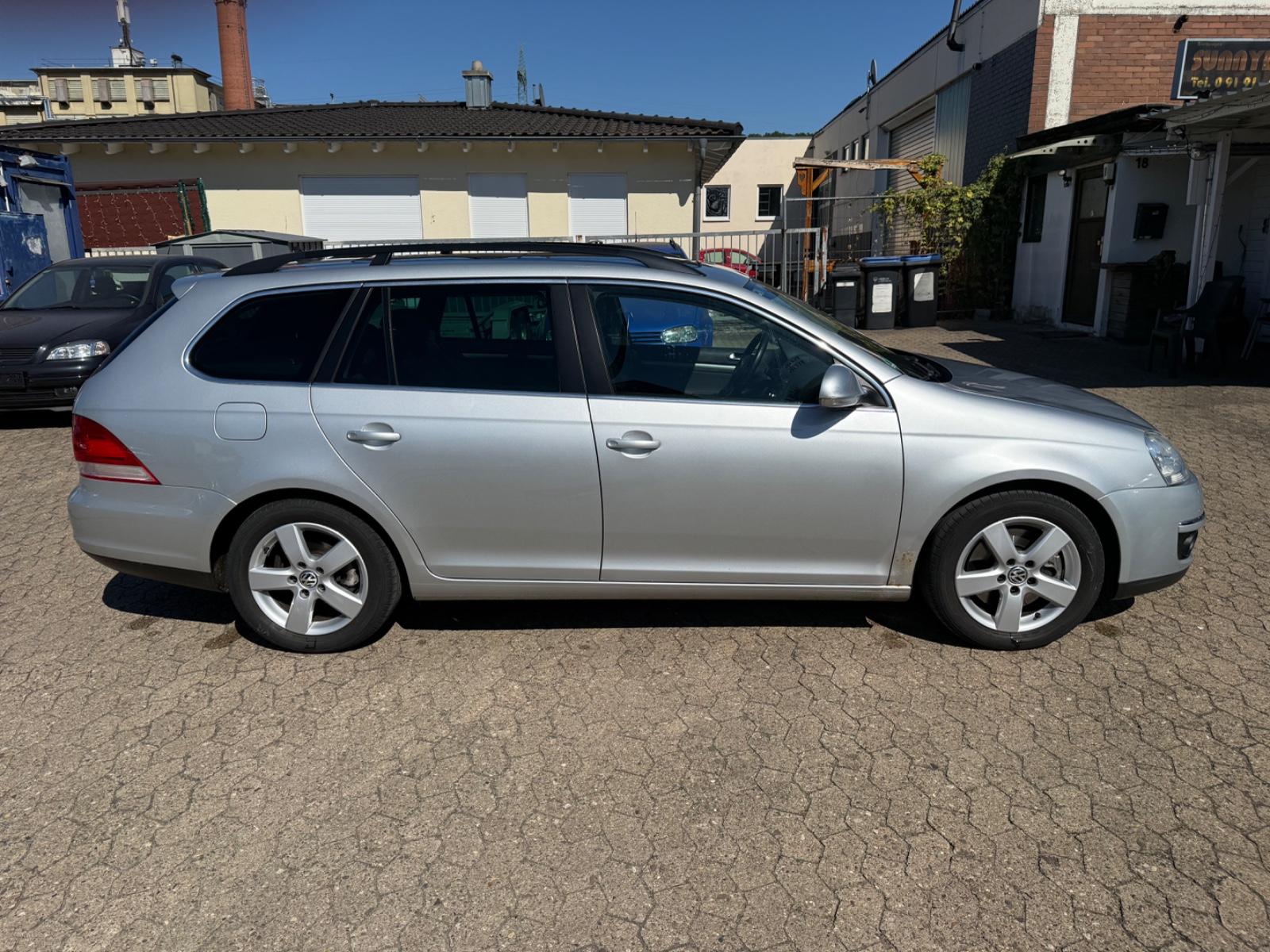 Volkswagen Golf V Kombi  motor läuft unruig u.braucht öl
