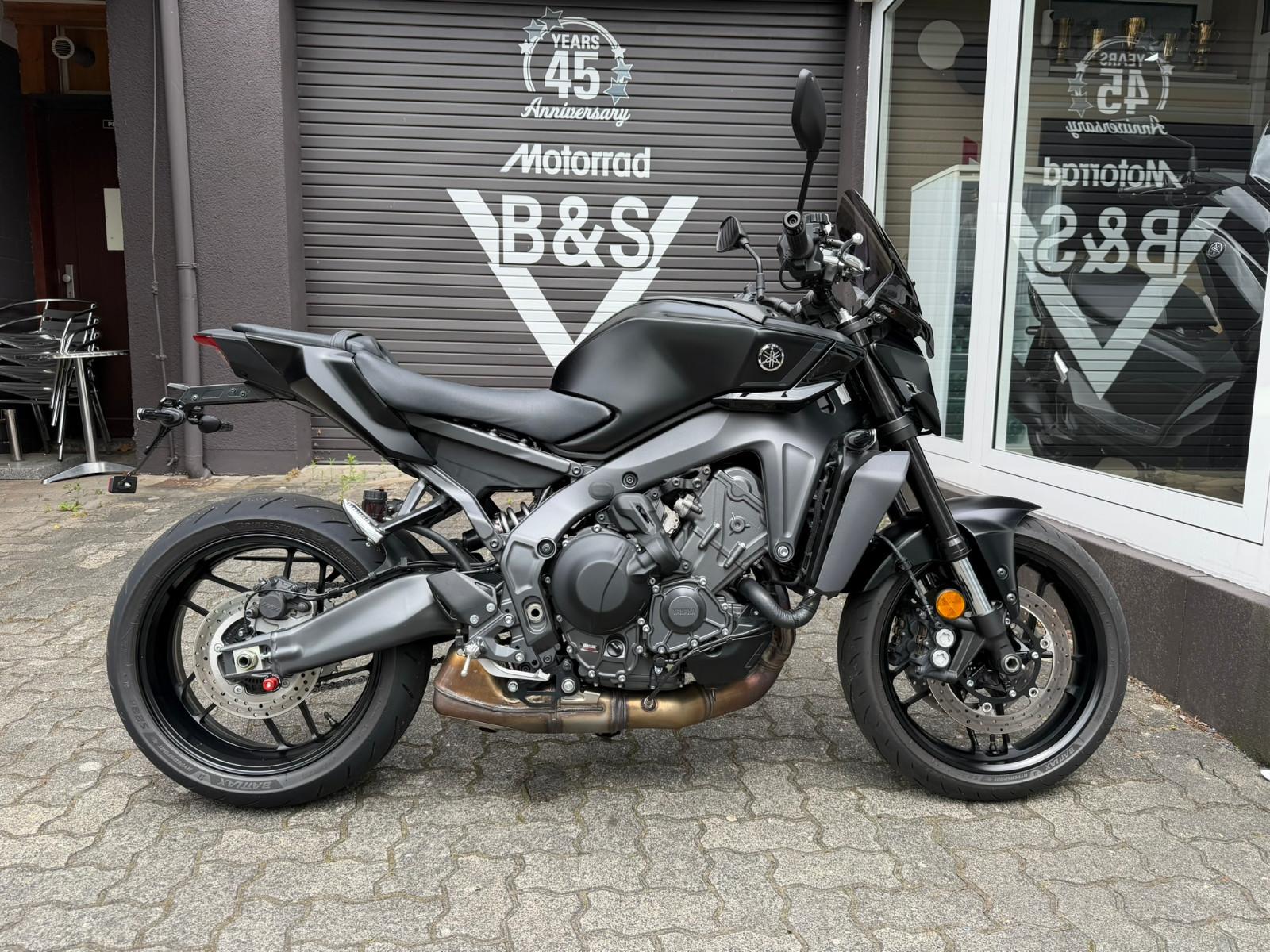 Yamaha MT-09 Y-AMT MT 09 1 Hand