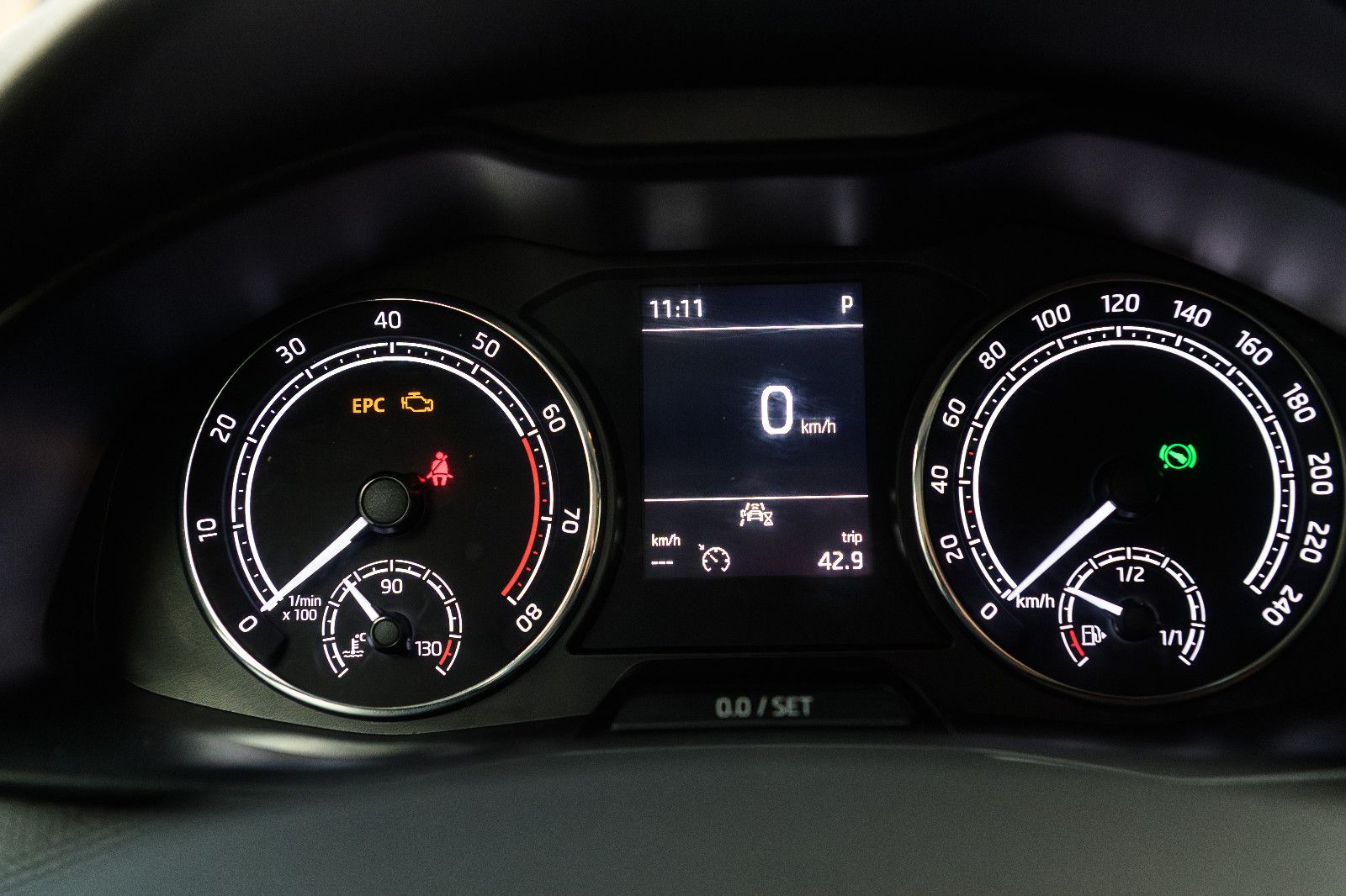 Fahrzeugabbildung SKODA Kamiq Ambition 1.0 DSG LED+AHK+SHZ+GRA