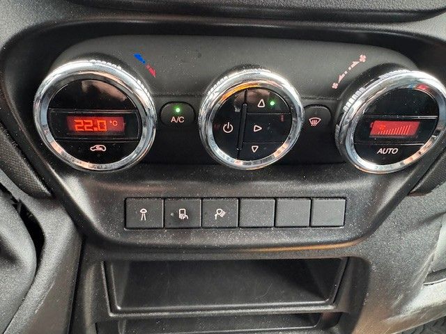 Fahrzeugabbildung Iveco DAILY 35S18 L2H2 KOFFER DHOLLANDIA LADEBORD