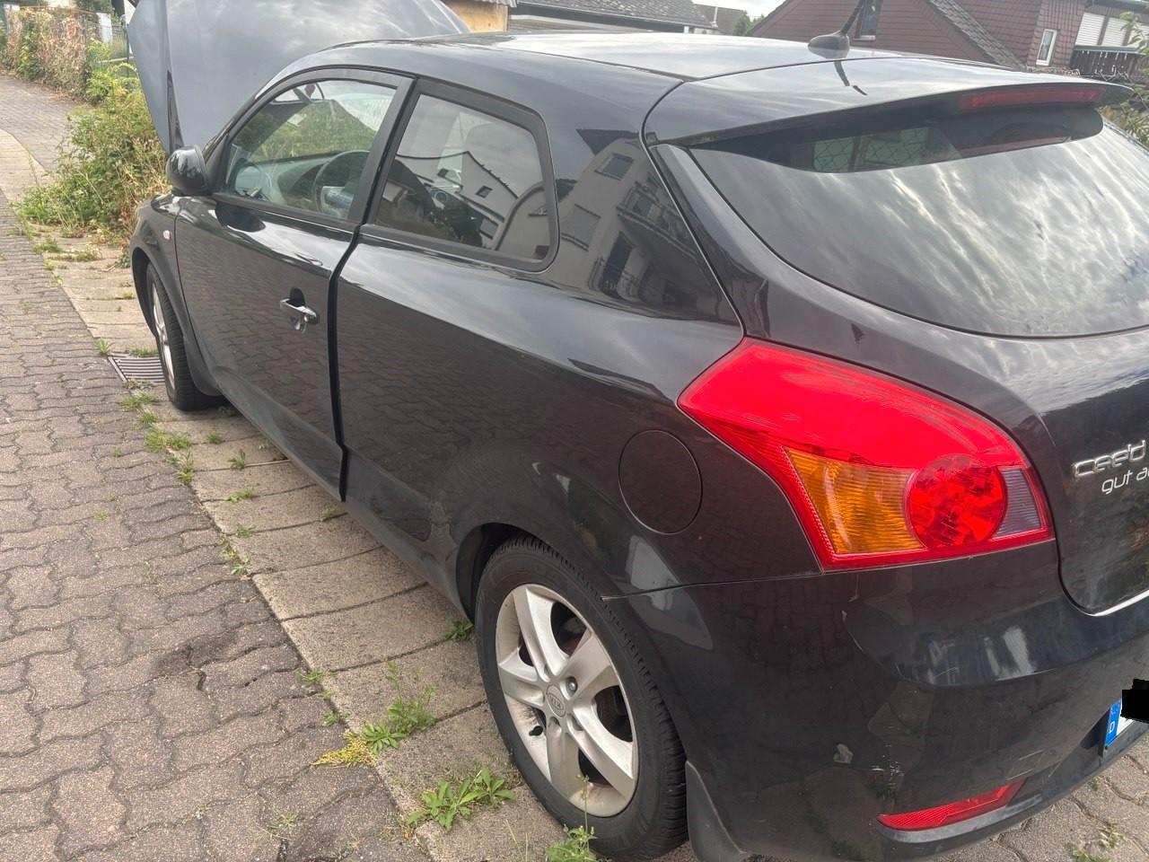 Kia pro_cee'd / ProCeed 1.4 CVVT Seven Stars pro...