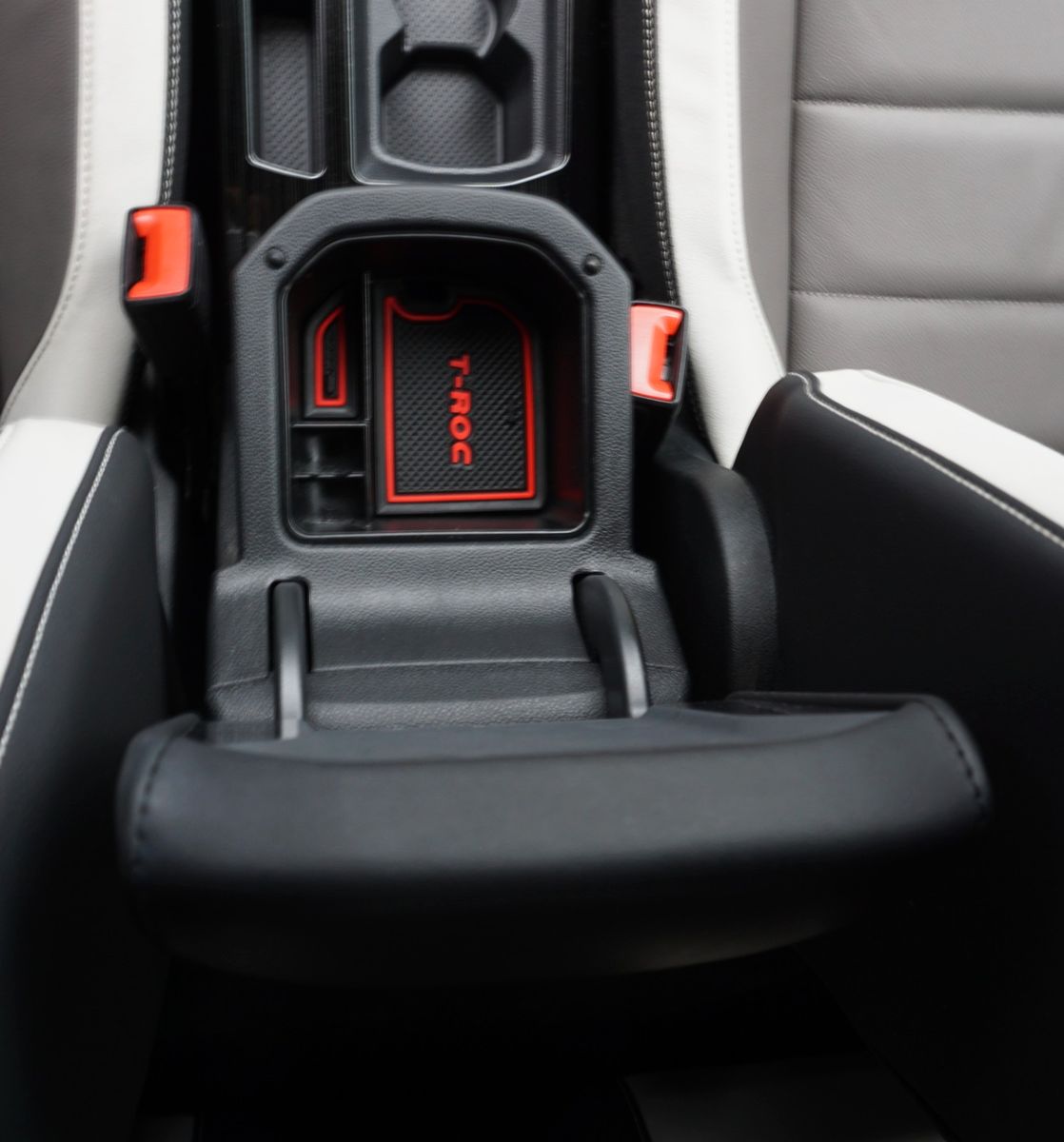 Fahrzeugabbildung Volkswagen T-Roc Style, Leder, Kamera, Black Edition, LED