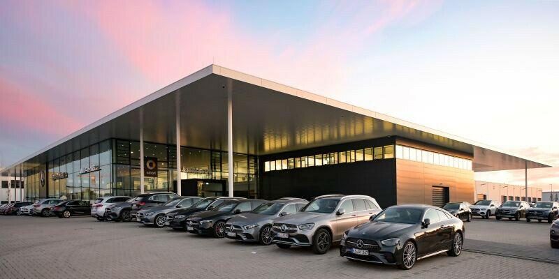showroom-image-top
