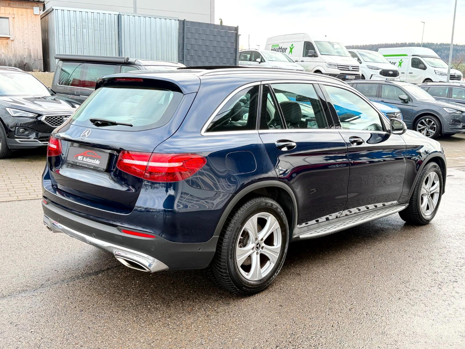 Mercedes-Benz GLC 300 4Matic Exclusive Pano_LED_Navi_HeadUp