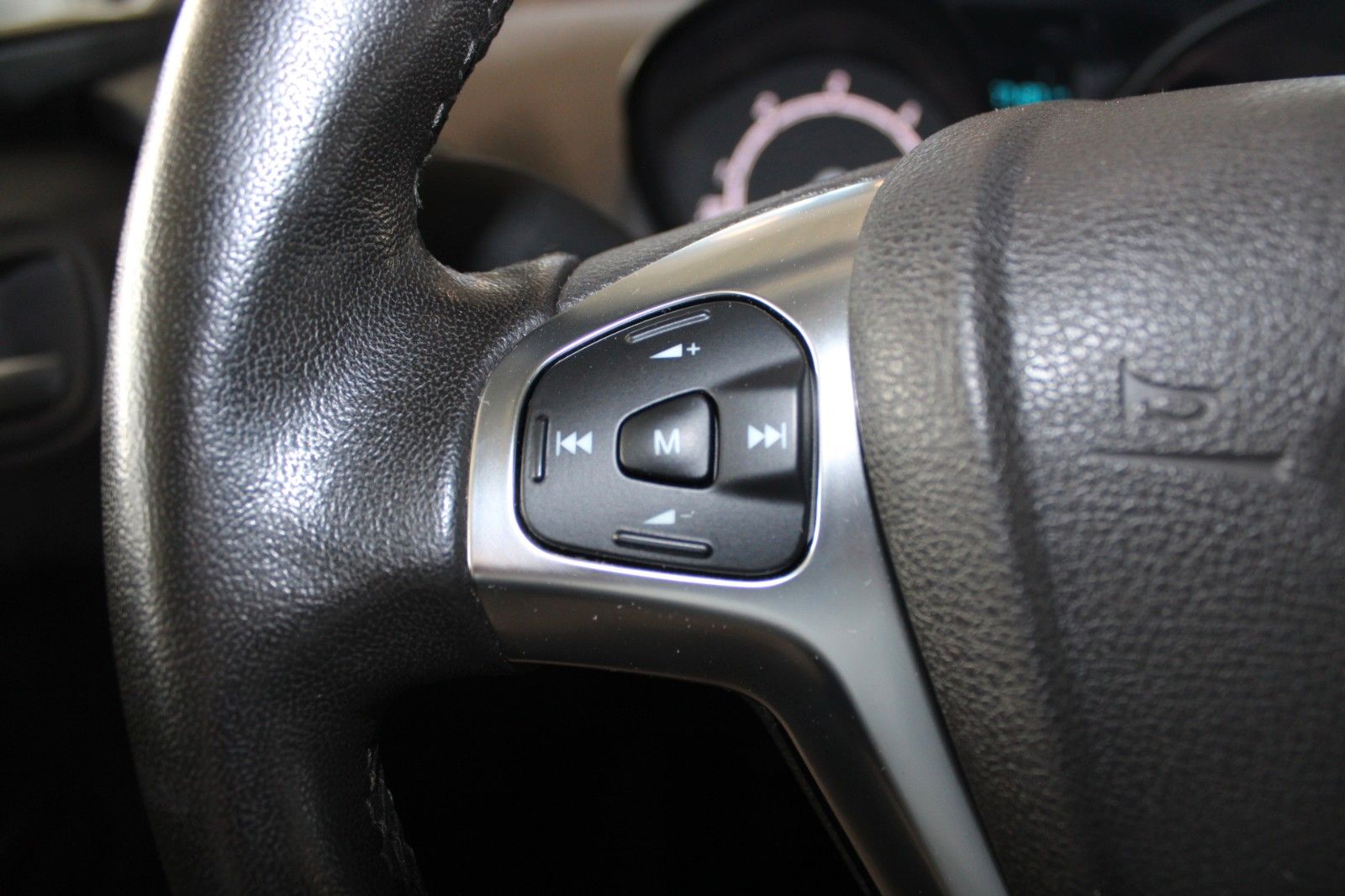 Fahrzeugabbildung Ford Tourneo Courier 1.5 TDCi Trend AHK KLIMA WinterP