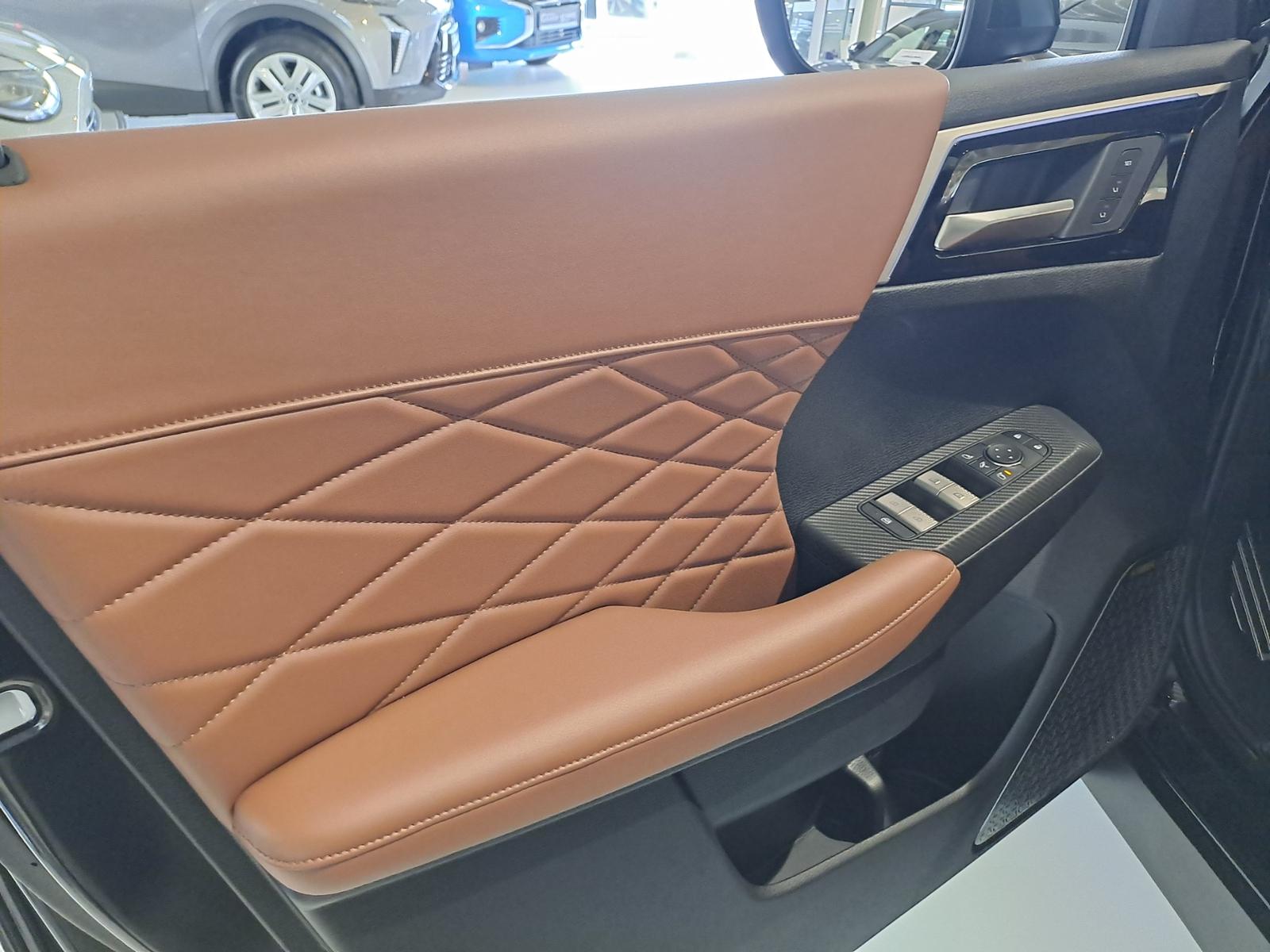 Mitsubishi Outlander 2.4 PHEV 100 kW S-AWC Top