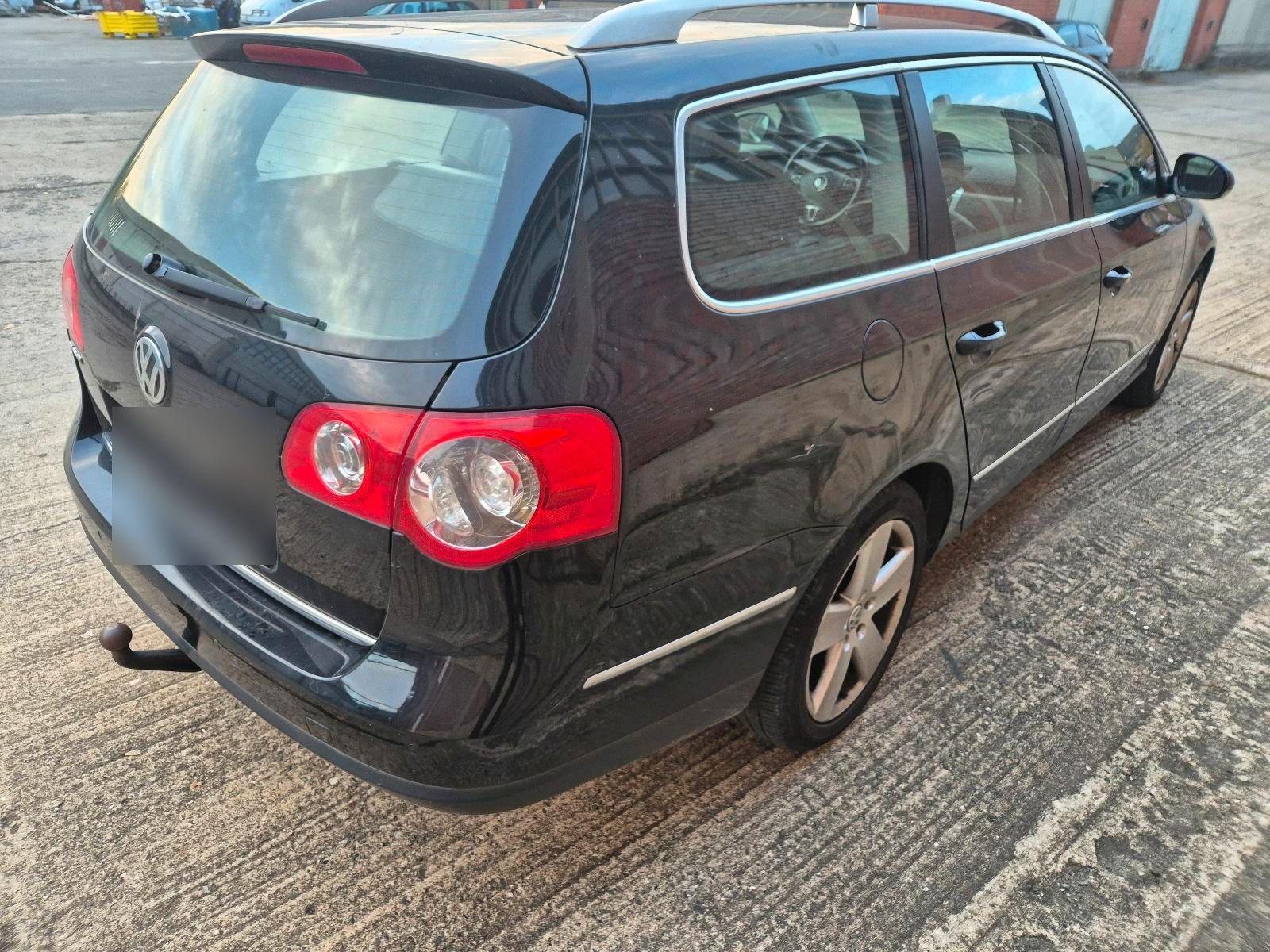 Volkswagen Passat 2007 — салон