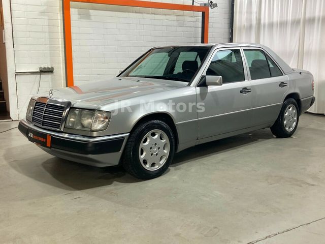 Mercedes-Benz 220E *Automatik,Schiebedach*