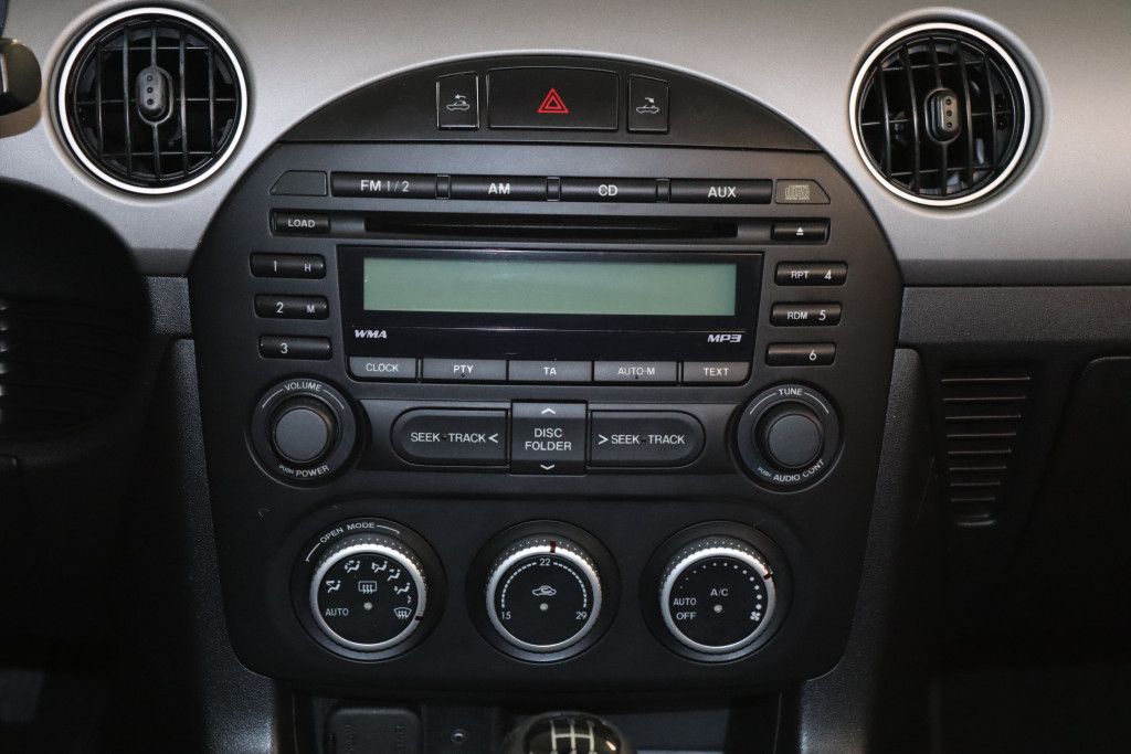 Fahrzeugabbildung Mazda MX-5 Center-Line Roadster Coupe-Tempo-MP3-MFL-