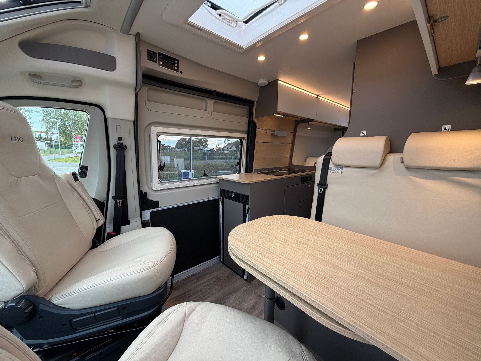 Fahrzeugabbildung LMC Innovan 603 - 70Jahre Sondermodell