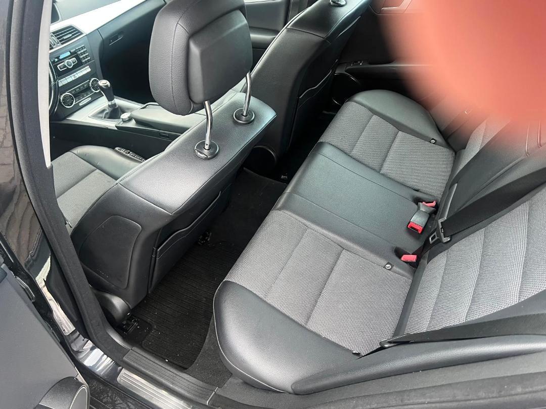 Mercedes-Benz C220 2011 — photo 12