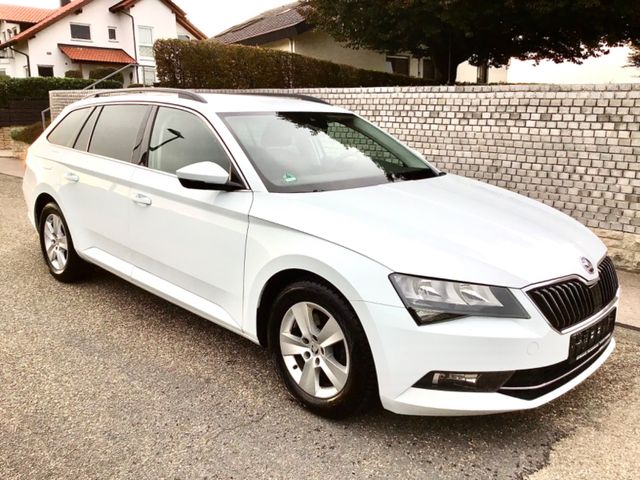 Skoda Superb Combi 2.0 TDI -NAVI*ACC*AHK*PDC-Mod.2017!