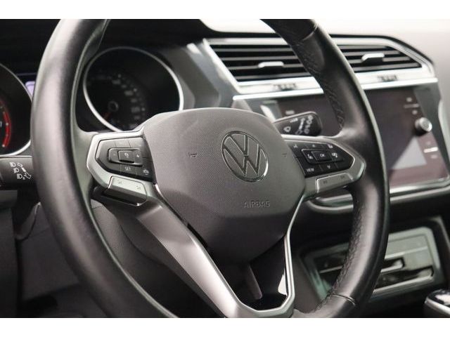 Fahrzeugabbildung Volkswagen Tiguan 1.5 DSG Life ACC LED Apple CarPlay