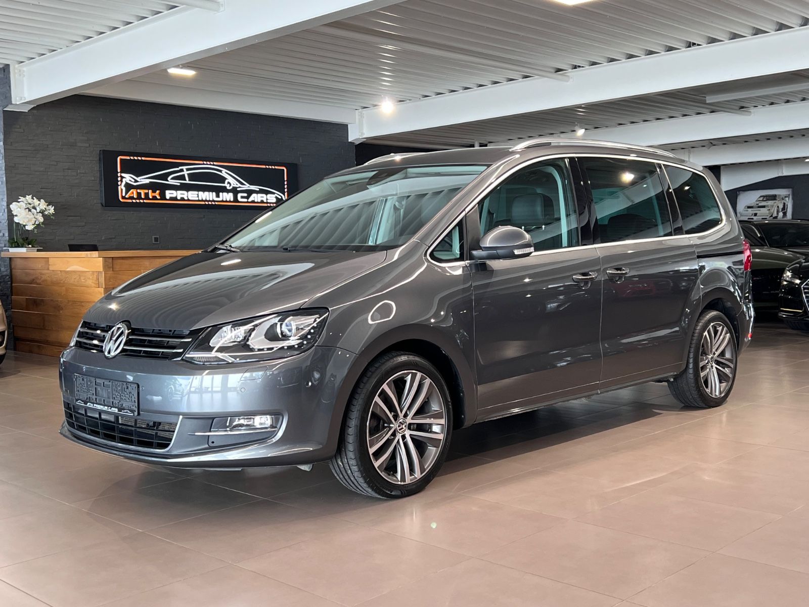 Volkswagen Sharan 2.0 TSI DSG Highline 7-Sitze AHK NAVI XEN