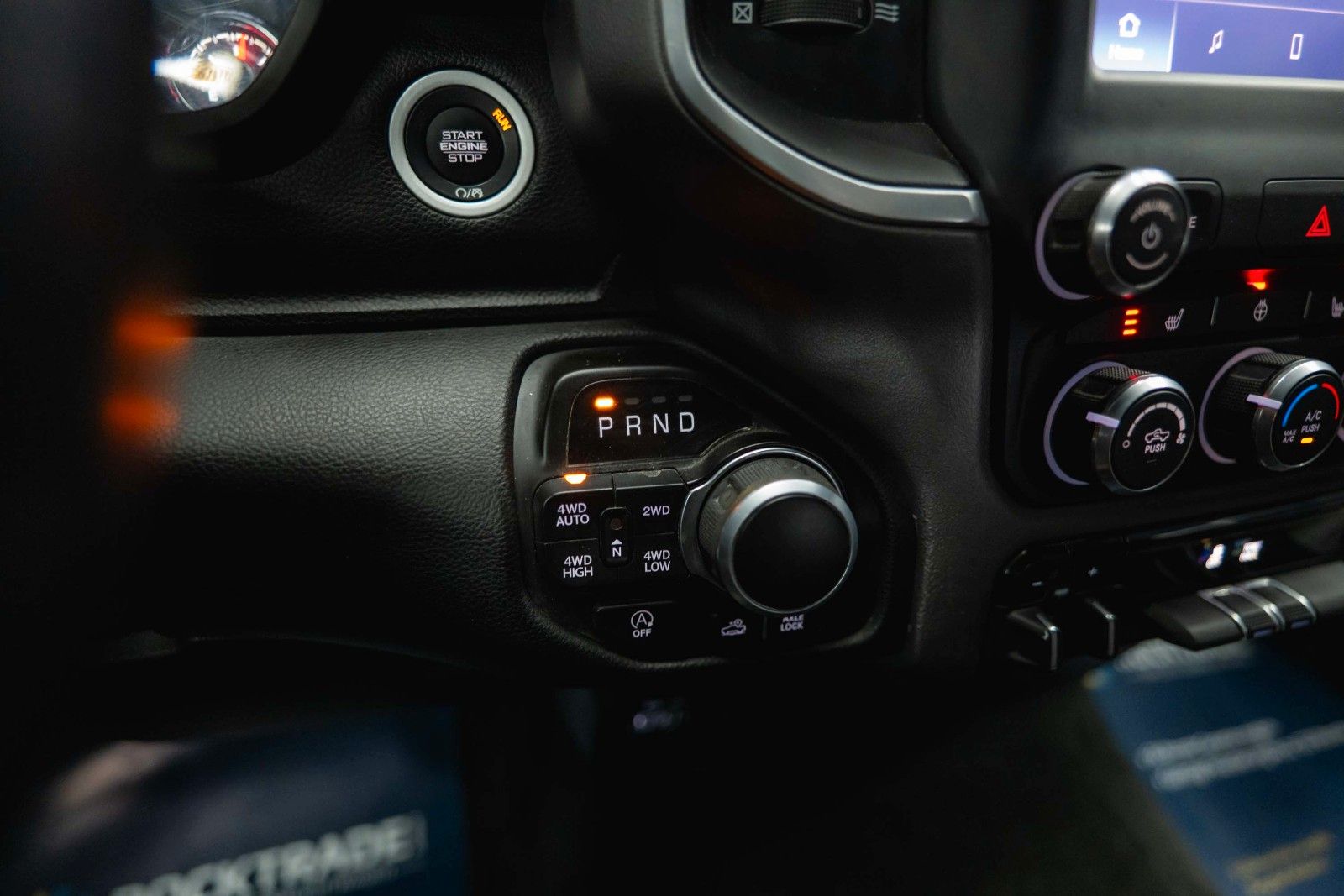 Fahrzeugabbildung Dodge RAM 5.7 V8 HEMI 4x4 OFFROAD Night Limited 19%