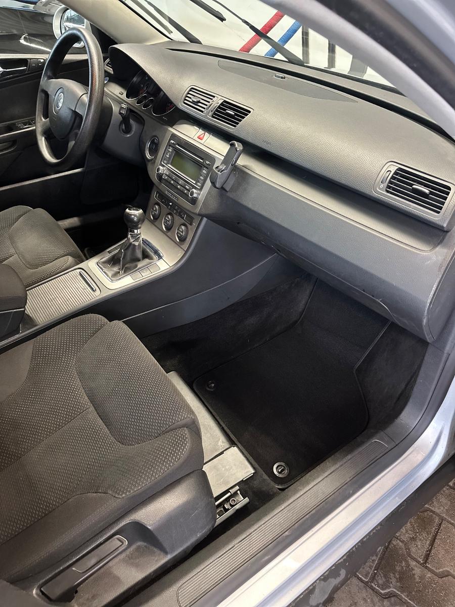 Volkswagen Passat 2005 — photo 11