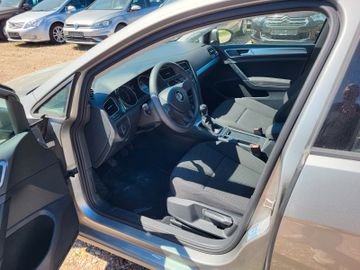Volkswagen Golf - 8