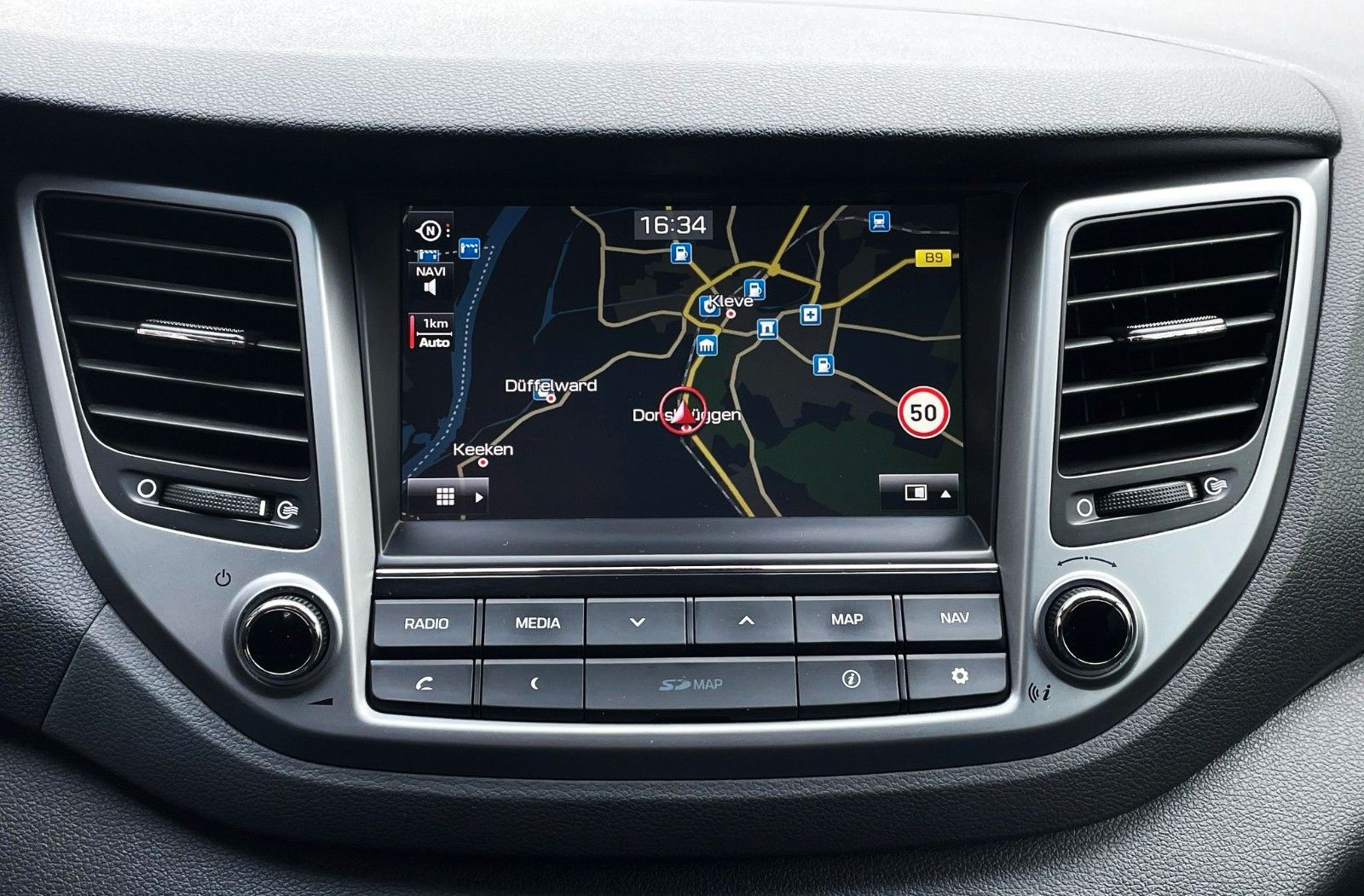 Fahrzeugabbildung Hyundai Tucson 1.7CRDi  KLIMAAUT NAVI SITZHZG CAM 2.Hd
