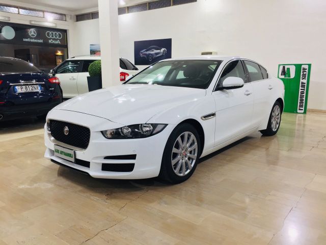 Jaguar XE 2.0 D 180 CV aut. Pure Business Editio