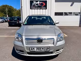 Toyota Avensis 2.0 Executive Lim.*PDC - Toyota Avensis Executive mit Benzin-Antrieb
